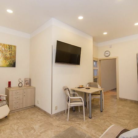 Magnolia Apartments With Wellness Praga Esterno foto